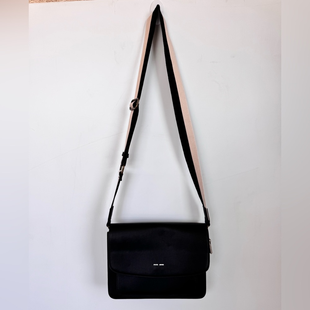 Pixie Mood Zoe Crossbody Black Vegan Leather